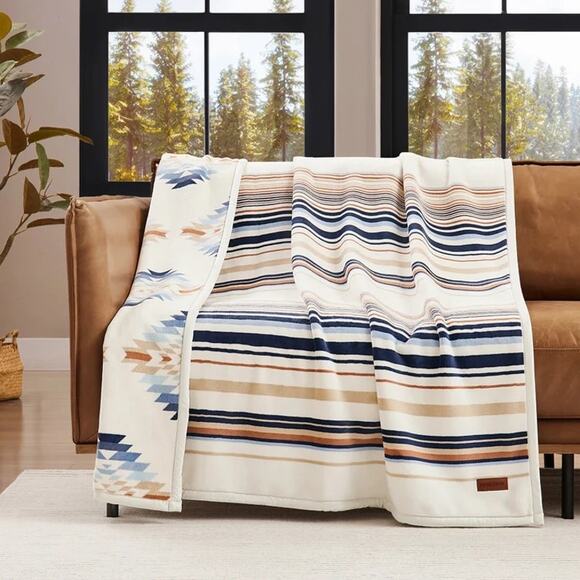 Pendleton Reversible Plush Throw savanna strip - Picture 1 of 5